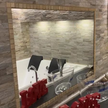 Hotel Jacuzzi House